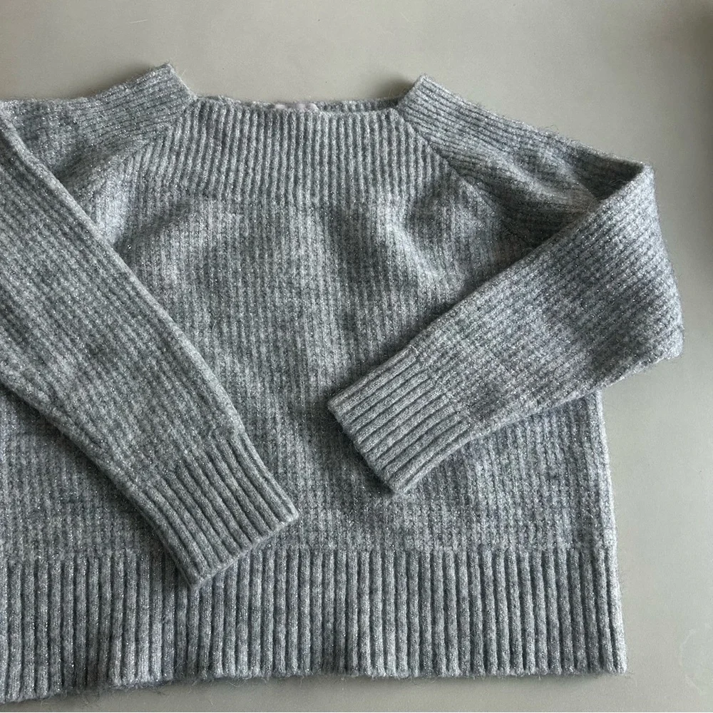 Chelsea28 Women’s gray Knit Metallic Ballet  Neck Pullover Sweater. Size M - Picture 7 of 11